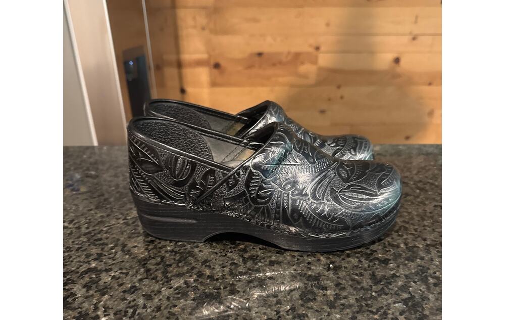 Dansko Professional Black Tooled Clog Women's Size 40 or 9.5